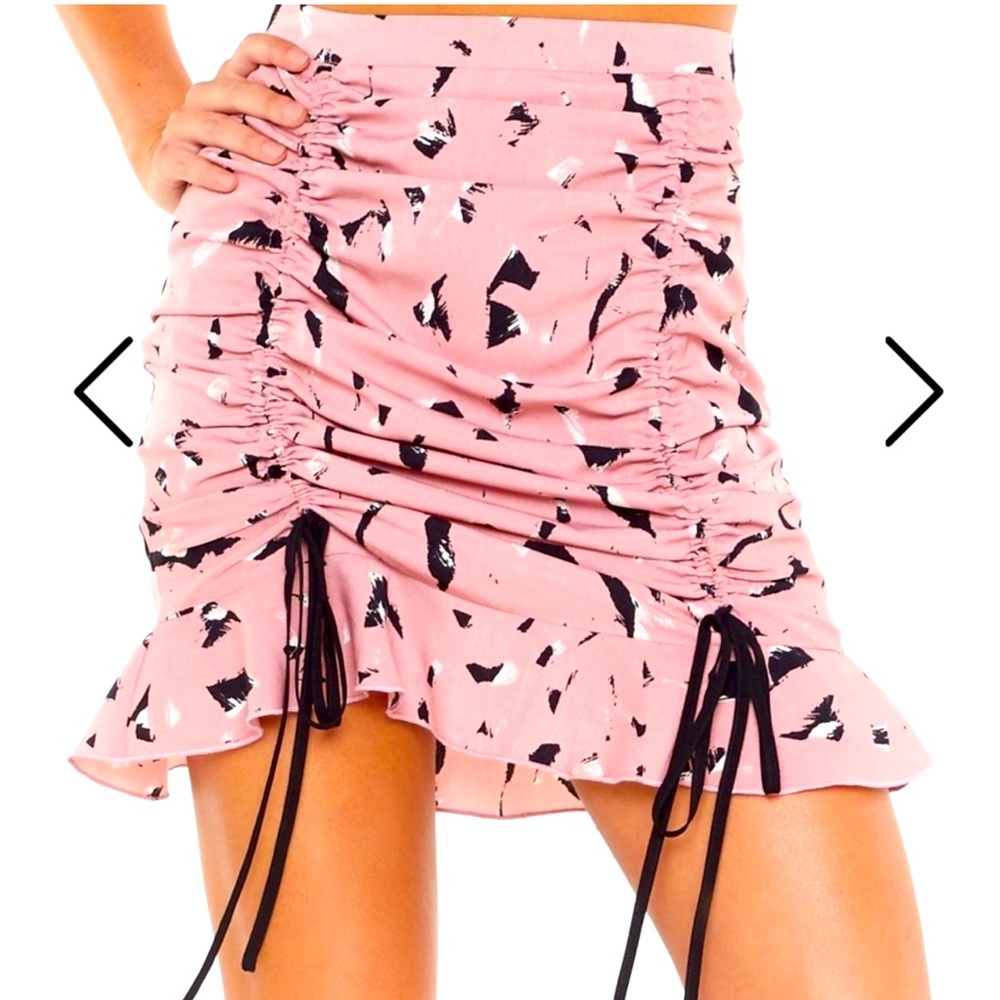 Nasty gal ruched mini skirt very sexy summery worn once
